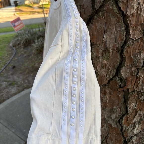 Woman’s small cream Adidas shirt - Picture 4 of 5